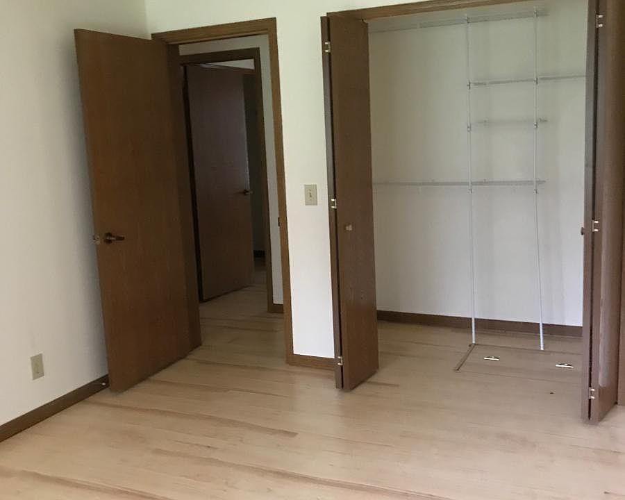 1st image of 337 W 1st St #337