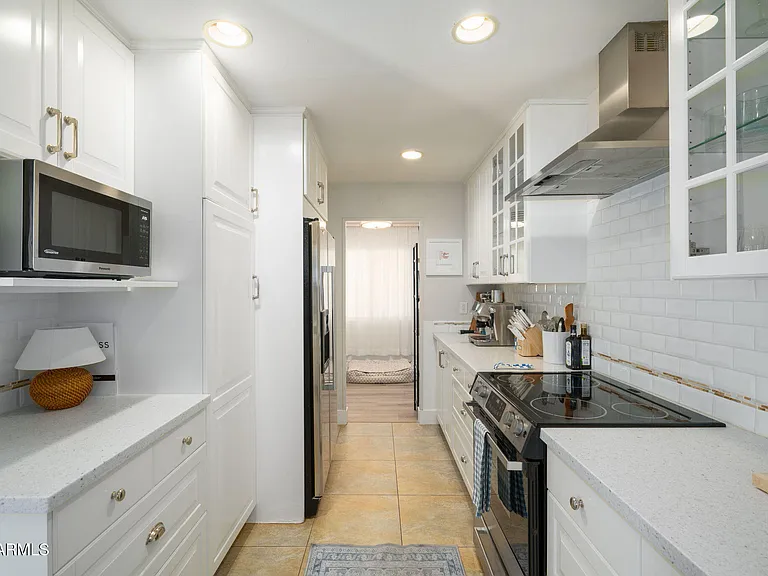 4813 E Fairmount Ave — Photo 27