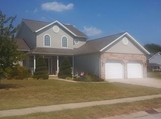 604 Flame Ct, Effingham, IL 62401