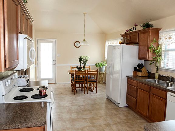 4th image of 2820 Watercress Dr