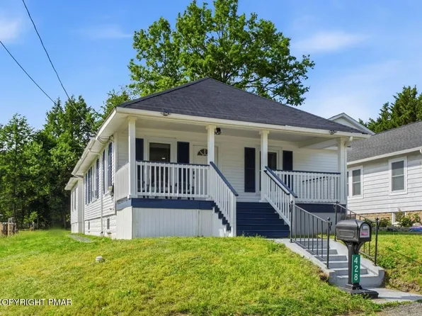 428 Shook Ave, Stroudsburg, PA 18360