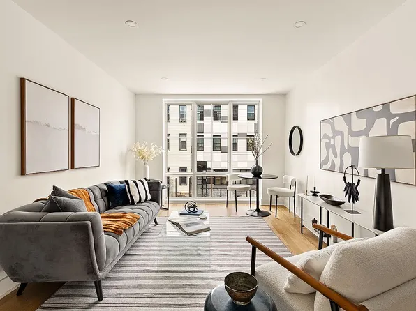 40 Schaefer St #2A, Brooklyn, NY 11207