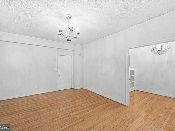 3rd image of 2032 Belmont Rd NW APT 104