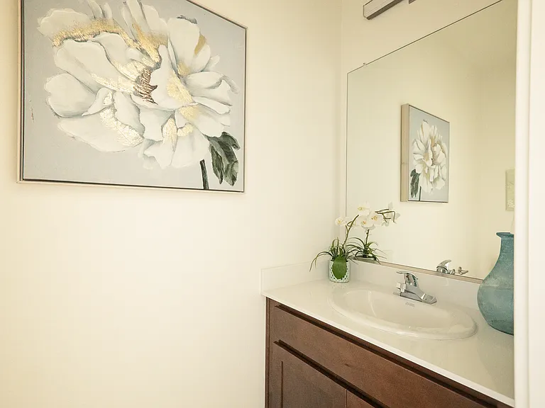 906 N Olive Ave — Photo 6