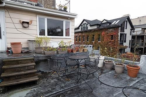 2nd image of 1041 N Wood St #2