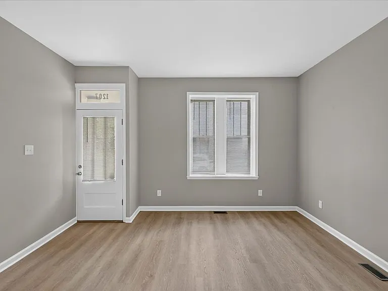 1207 Mackay Pl #1F — Photo 4