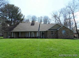 2 Stonebridge Rd, New Hartford, NY 13413