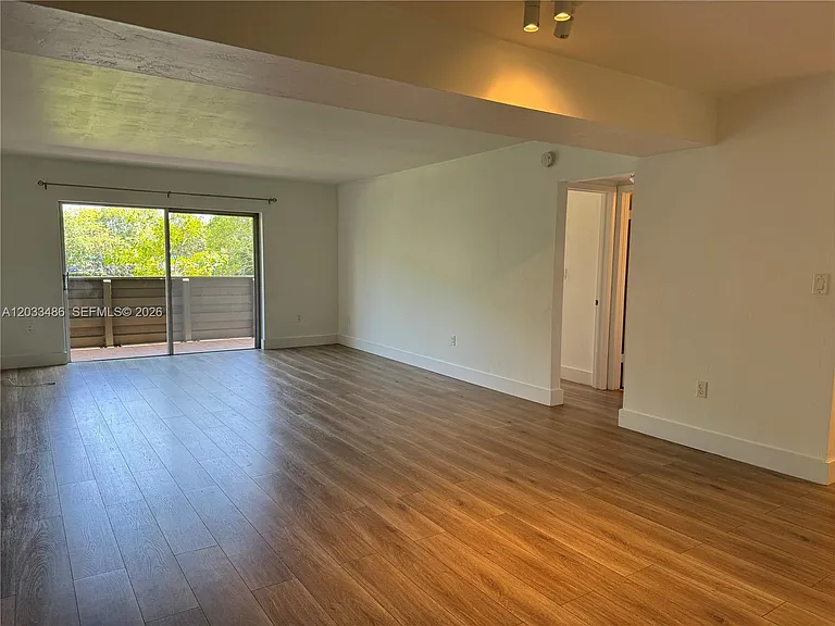 8335 SW 72nd Ave #211D — Photo 4