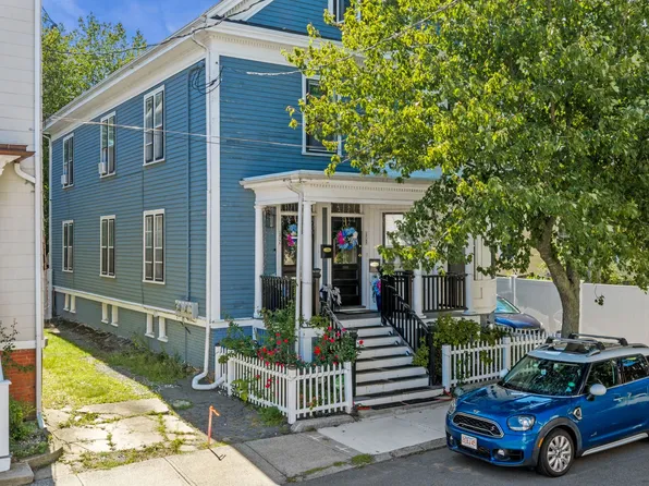 32 Arbella St #1, Salem, MA 01970