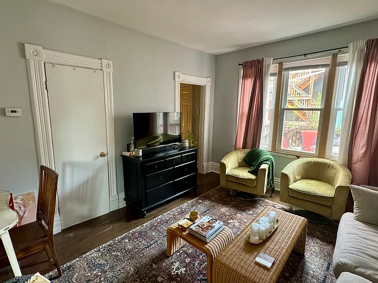 2552 N Southport Ave #2R — Photo 6