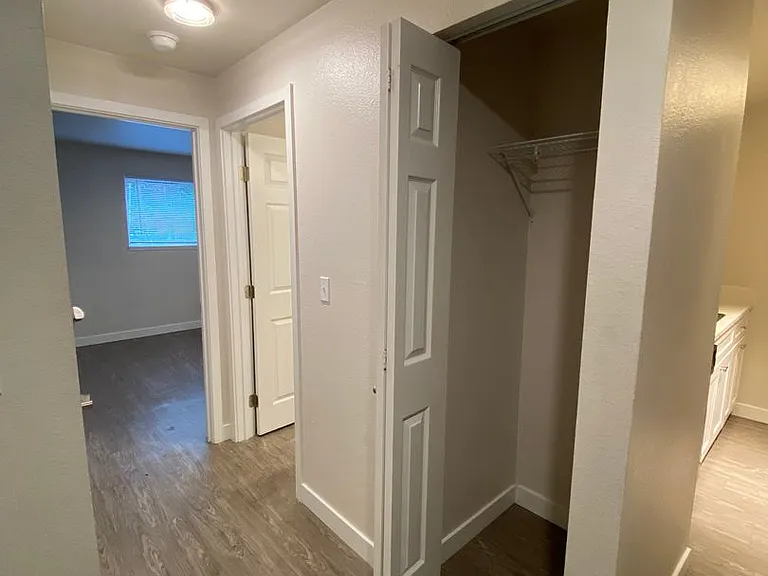 Bayview East Apartments — Photo 5