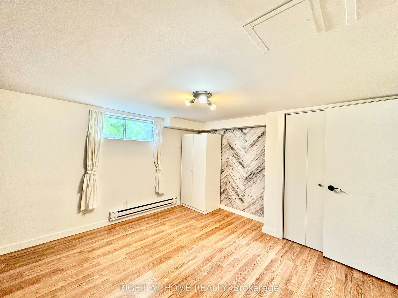 4 bed, $2,650 — Photo 2