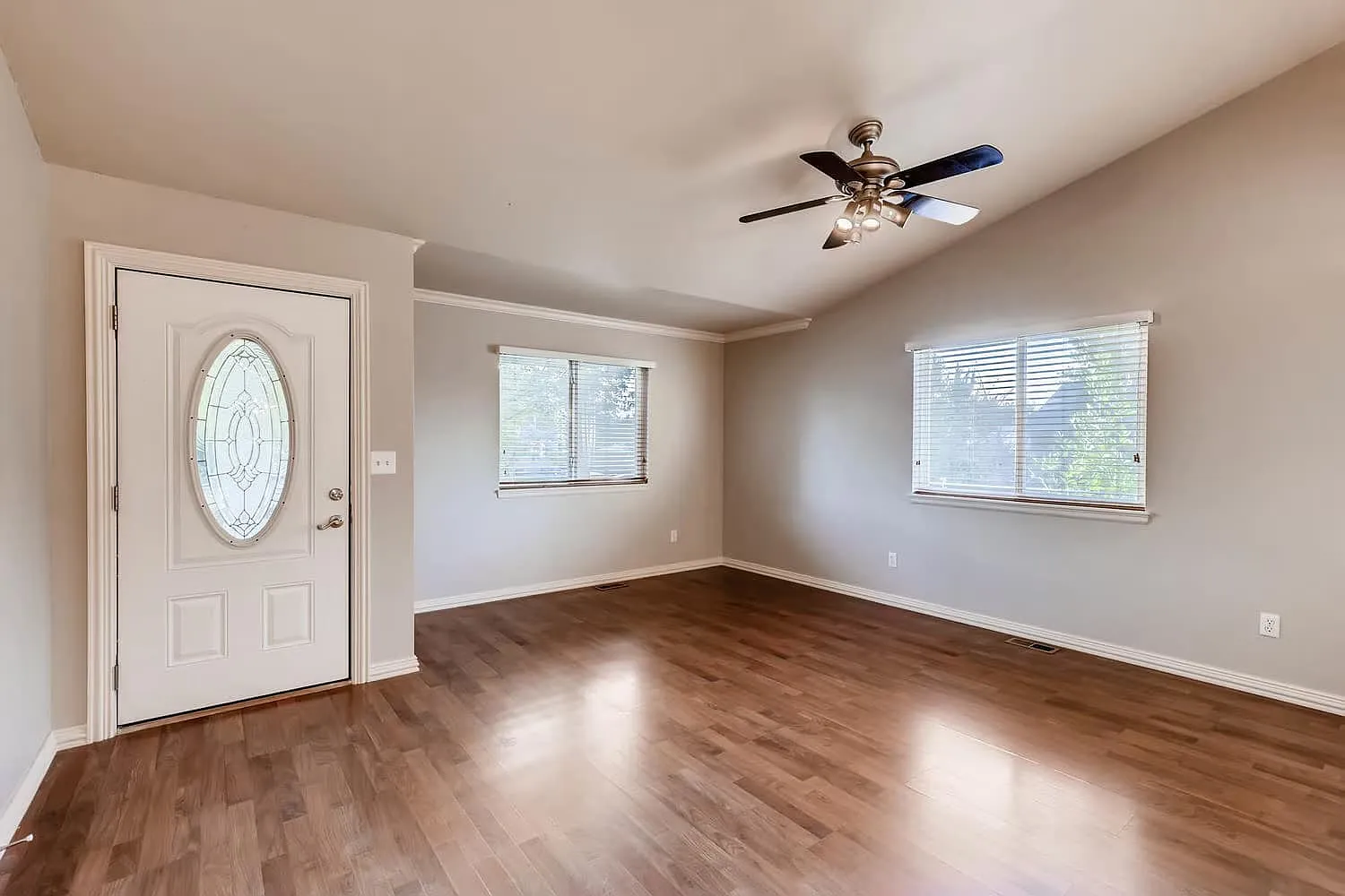 3 bed, 2176 sqft, $2,300 — Photo 2