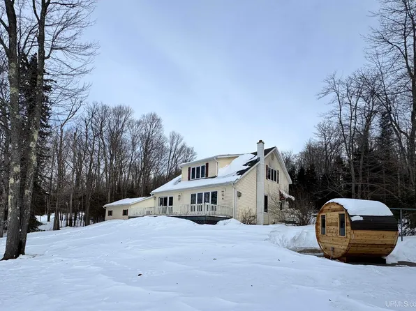 19675 Skanee Rd, Lanse, MI 49946