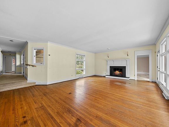 5th image of 2908 Fairview Rd