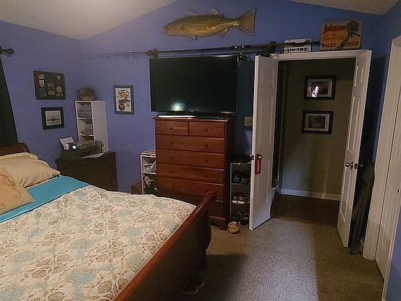 Master bedroom entrance 