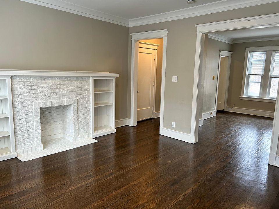 1st image of 3040 W Sunnyside Ave #C2