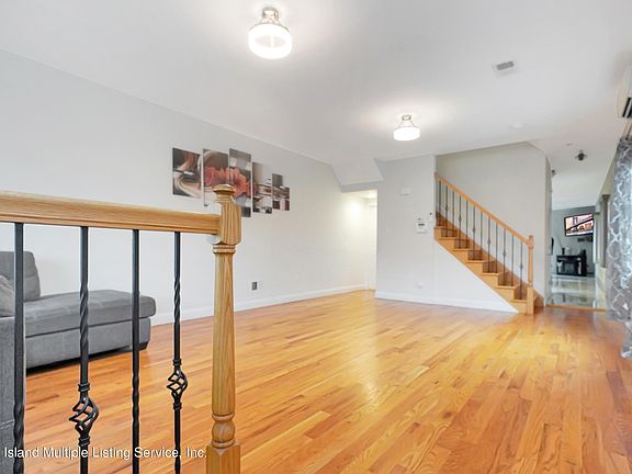 4th image of 89 Glover St #B
