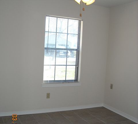 5th image of 406 Rhonda Kay Ct