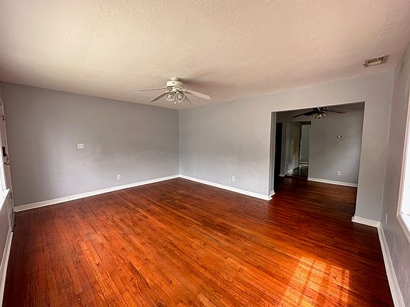 3rd image of 304 Washington St #B