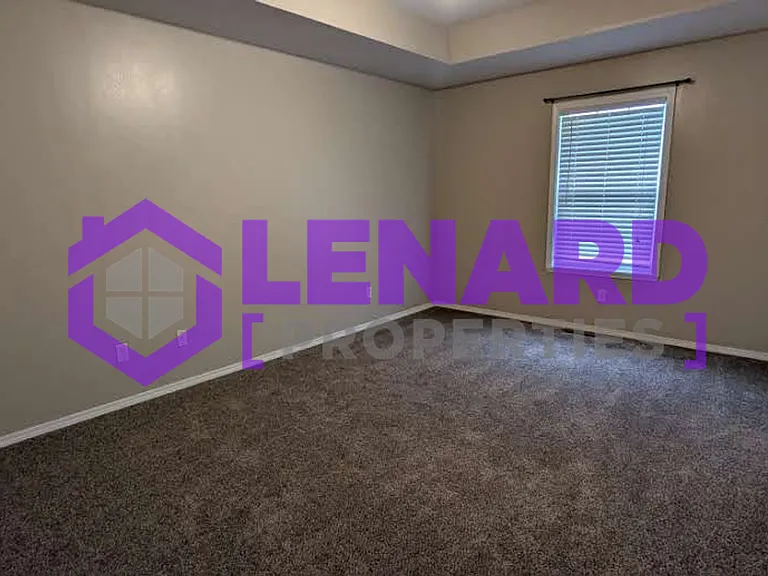 2406 Colton — Photo 20