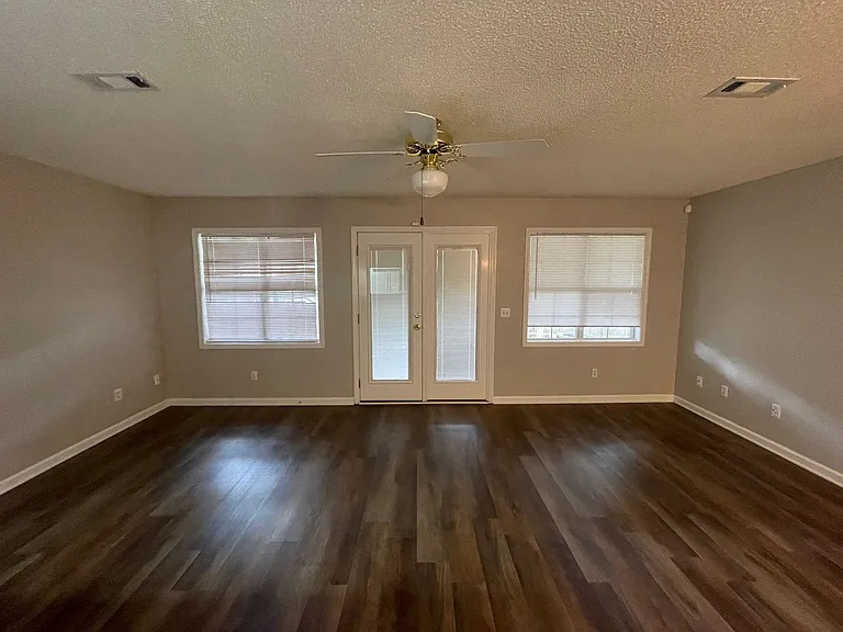 159 Commons Dr — Photo 12