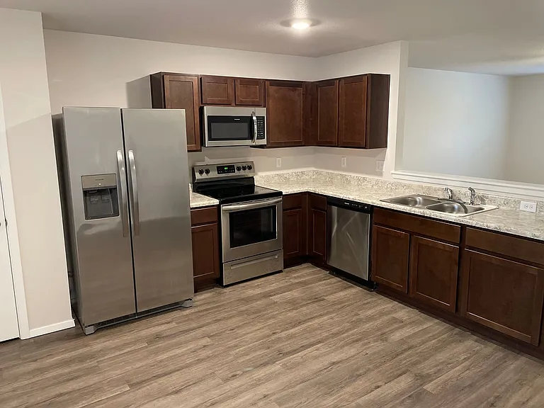 3301 E Jacob Ln — Photo 5