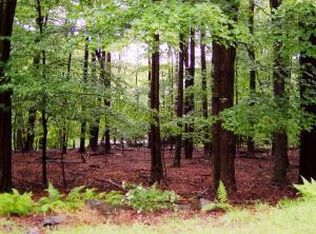 535 Valley Run, Greentown, PA 18426