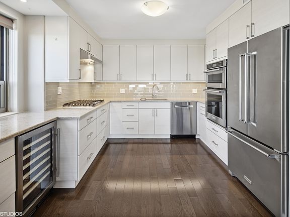 5th image of 3470 N Lake Shore Dr APT 7A
