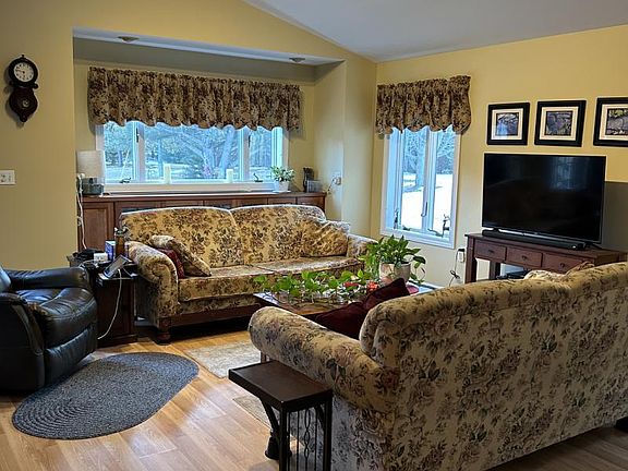 3rd image of 7705 Red Oak Rd