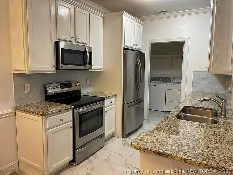 330 Gallery Dr #102 — Photo 4