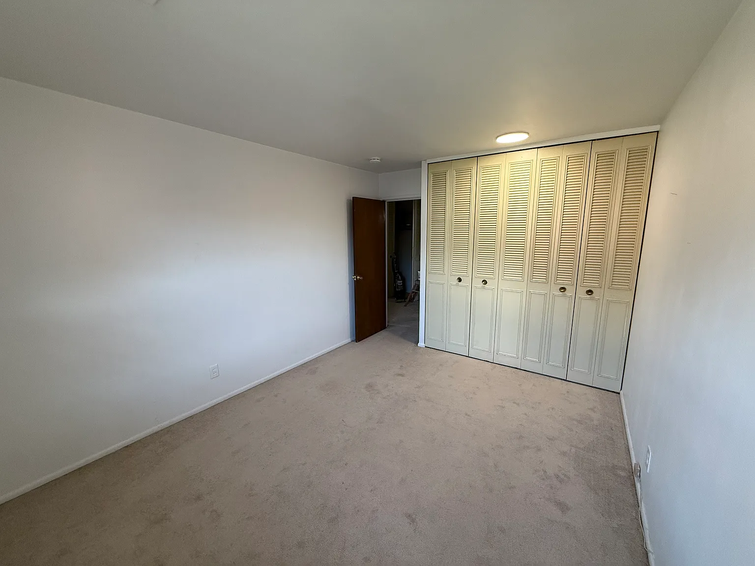 2 bed, 1.5 bath, 900 sqft, $975 — Photo 4