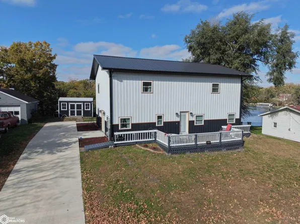 517 Cedar St, Iowa Falls, IA 50126