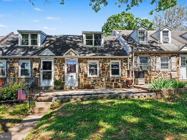 909 Woodlawn Ave, Phoenixville, PA 19460