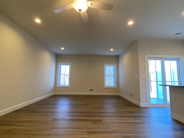 ceiling fans, blinds included