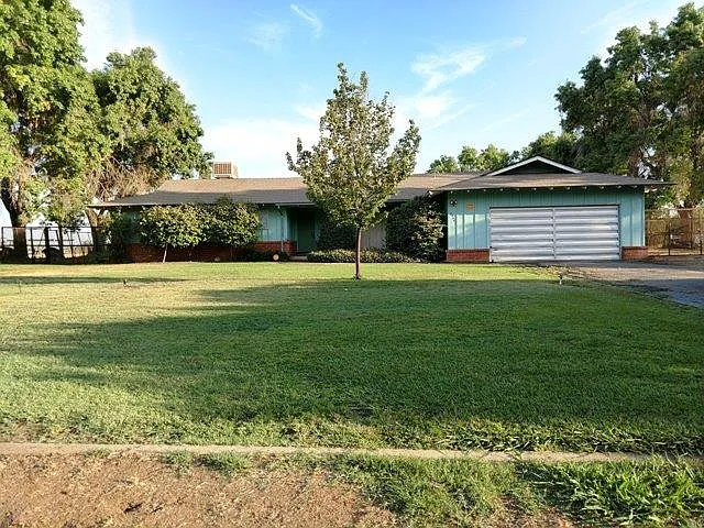 23411 Avenue 88 photo 1