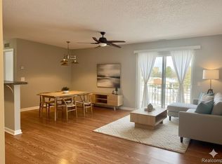 15034 Island Dr, Sterling Heights, MI 48313