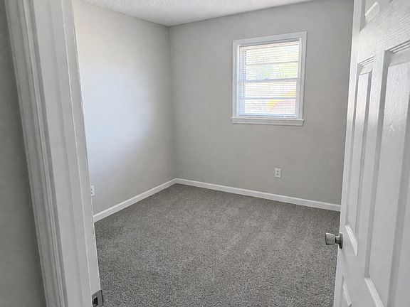 5th image of 515 Parkland Place Rd