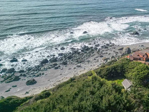16750 Highway 101 N, Smith River, CA 95567