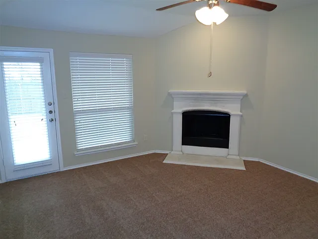 1000 Churchill Dr — Photo 5