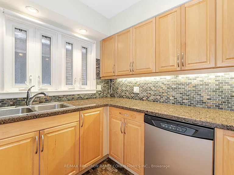 475 Winona Dr #2 — Photo 11