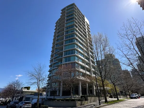 1777 Bayshore Dr #Penthouse 4, Vancouver, BC V6G 3H2