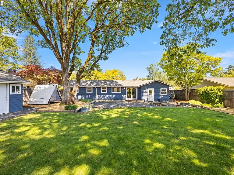 12320 SW Tremont St — Photo 30