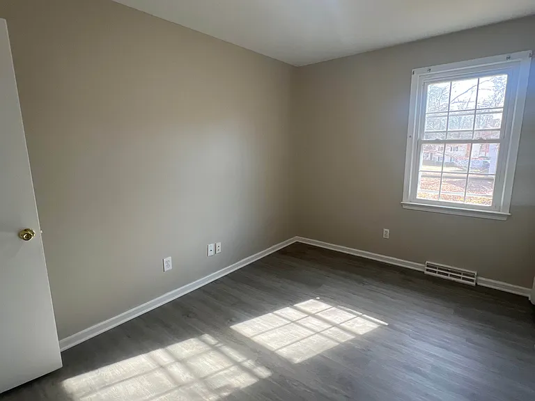 12100 Deerhurst Dr — Photo 18