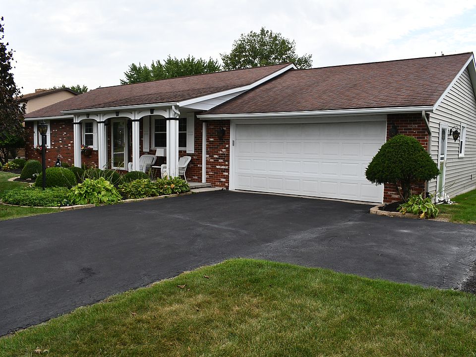 1st image of 842 Longmeadow Ln