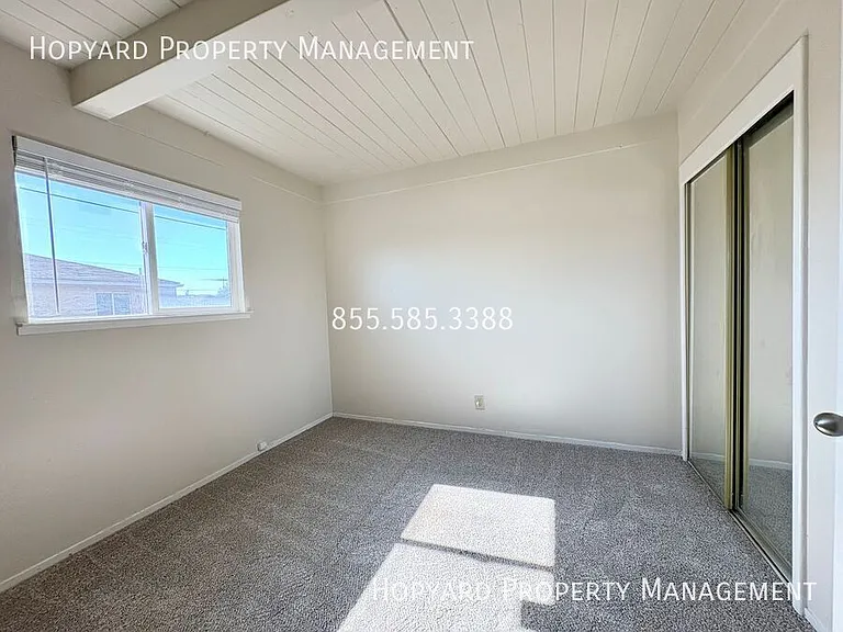 1042 Williams St — Photo 5