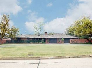 1620 Queenstown Rd, Nichols Hills, OK 73116