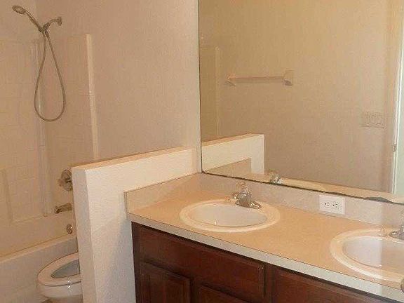 4th image of 305 Casa Marina Pl