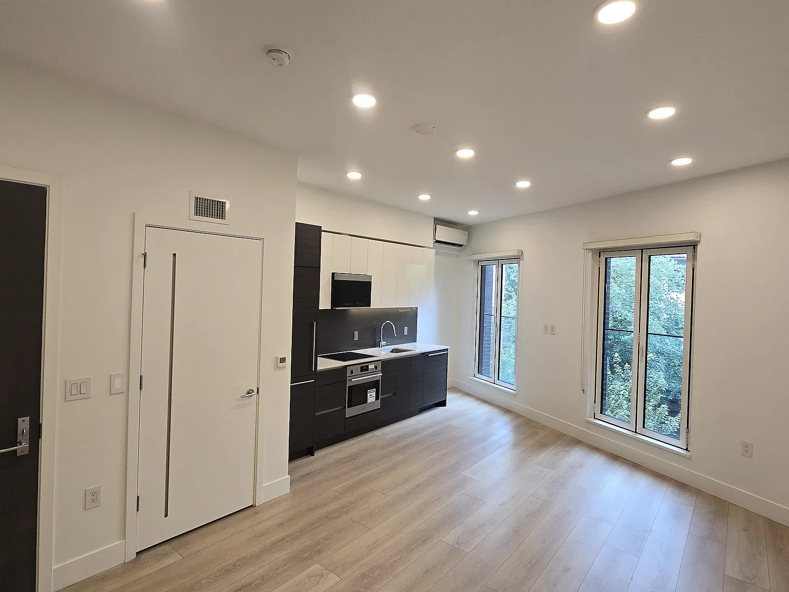 1 bed, 655 sqft, $2,195 — Photo 4