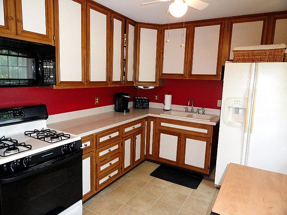 4th image of 3046 Coventry Dr